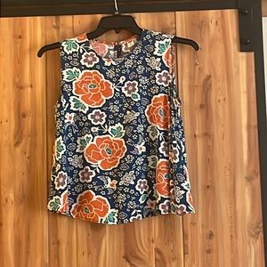 Old Navy floral tank with button closure at back.